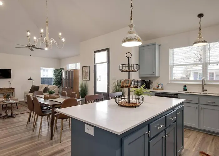 Holiday home Freetown Modern 3br W/big Kitchen *
