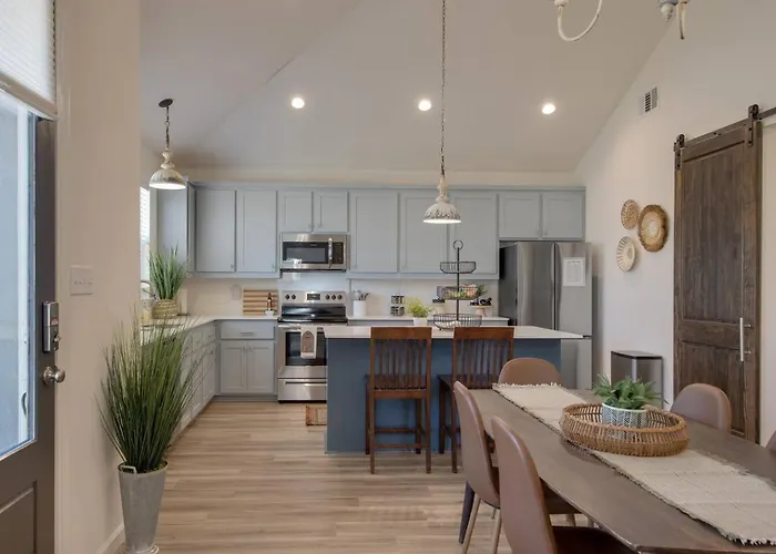 Freetown Modern 3br W/big Kitchen Lafayette