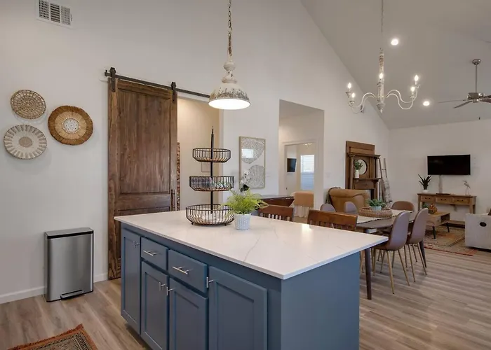 Holiday home Freetown Modern 3br W/big Kitchen *