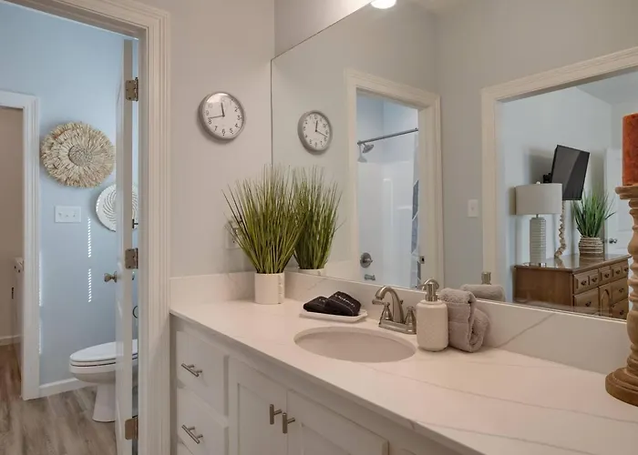 Freetown Modern 3br W/big Kitchen *