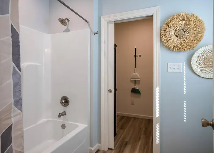 Freetown Modern 3br W/big Kitchen Lafayette