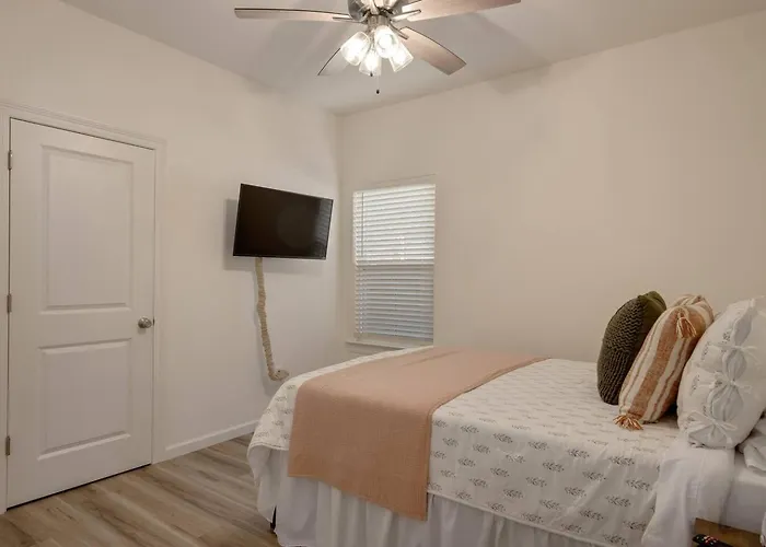 Holiday home Freetown Modern 3br W/big Kitchen