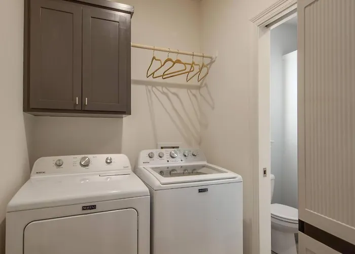 Holiday home Freetown Modern 3br W/big Kitchen *