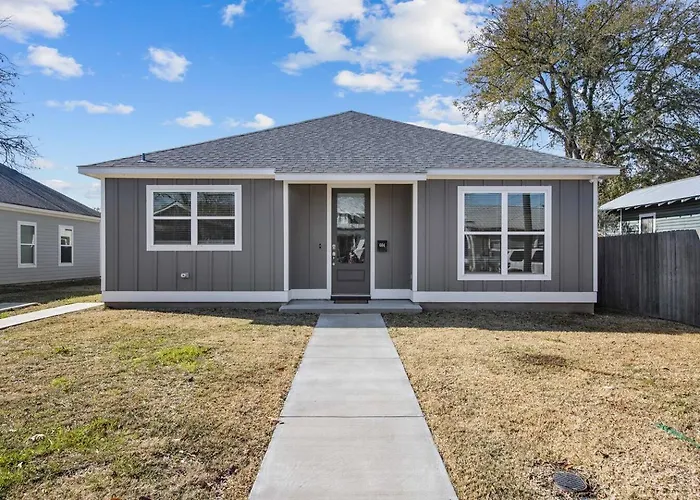 Holiday home Freetown Modern 3br W/big Kitchen *